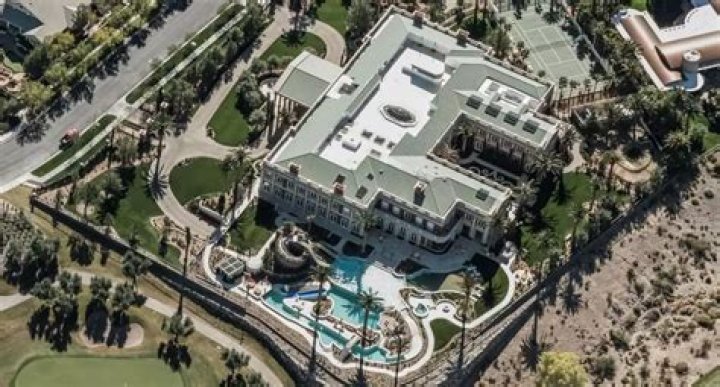 Discover The Exceptional 553 Sheldon: A Landmark Residence