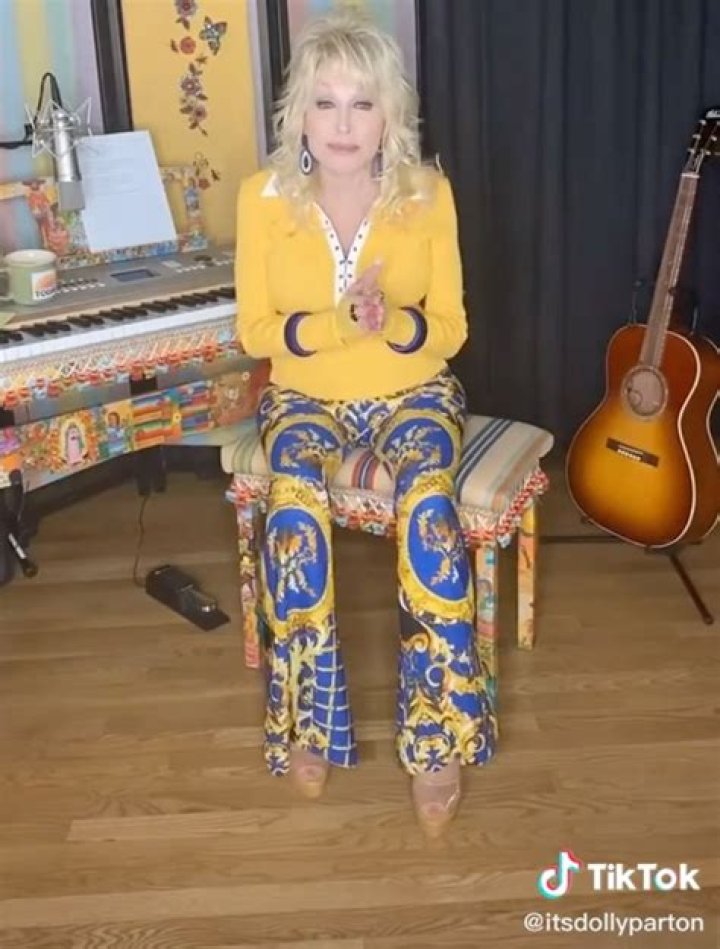 Dolly Parton Fans Duped As More Than 1M People Like Fake TikTok Account