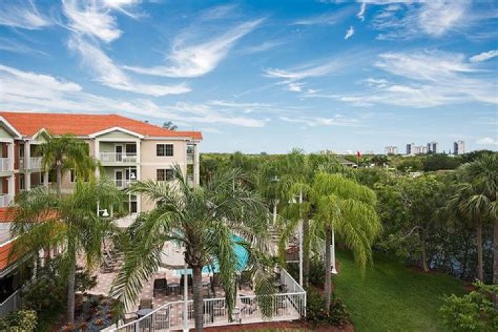 DOUBLETREE SUITES BY HILTON&reg; NAPLES Naples FL 12200 Tamiami Trail
