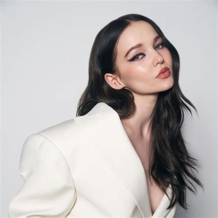 Dove Cameron Boyfriend Single 2022 &bull; CelebMafia