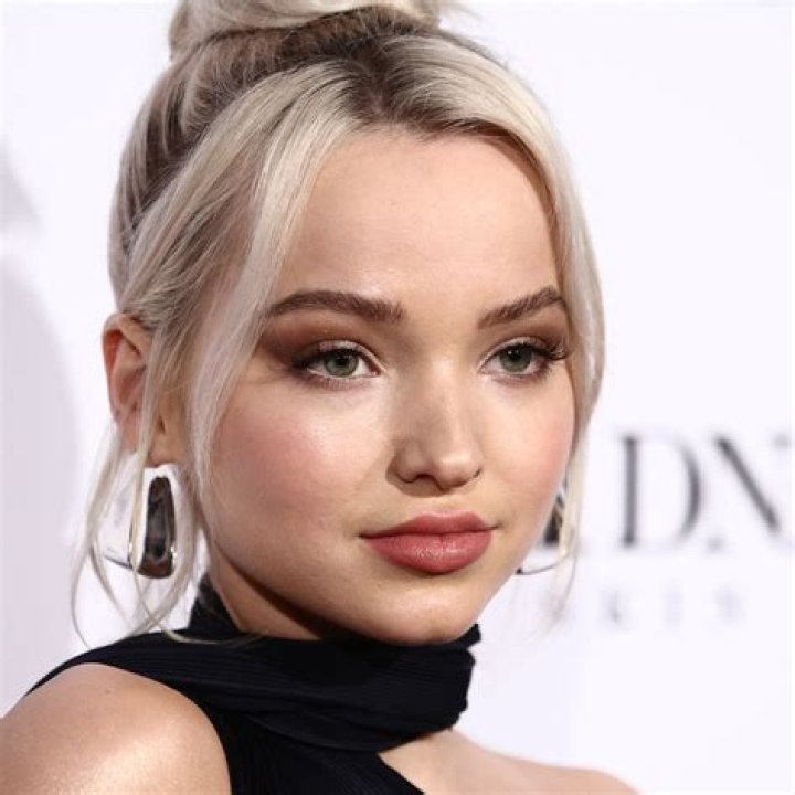 Dove Cameron Net Worth, Age, Height, Affair, Career, and More