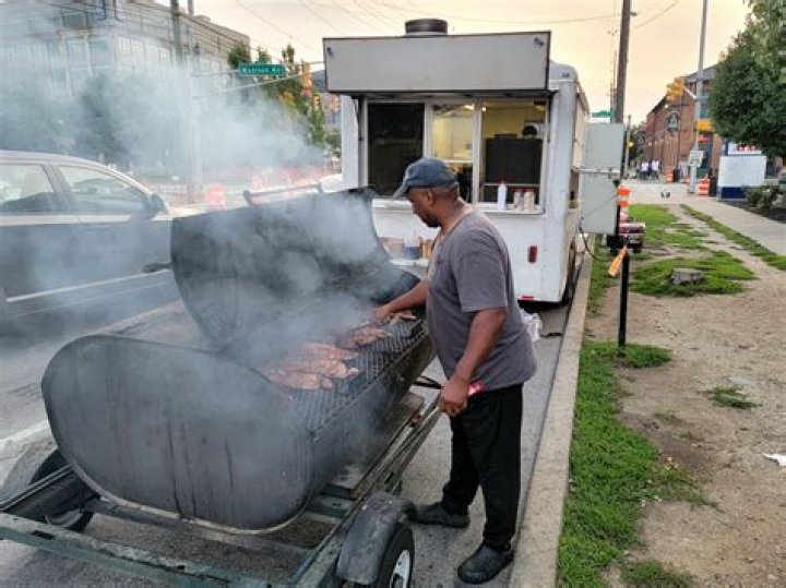 Downtown Indy. Rib tips cooking. Slippery Noodle in the backdrop. r