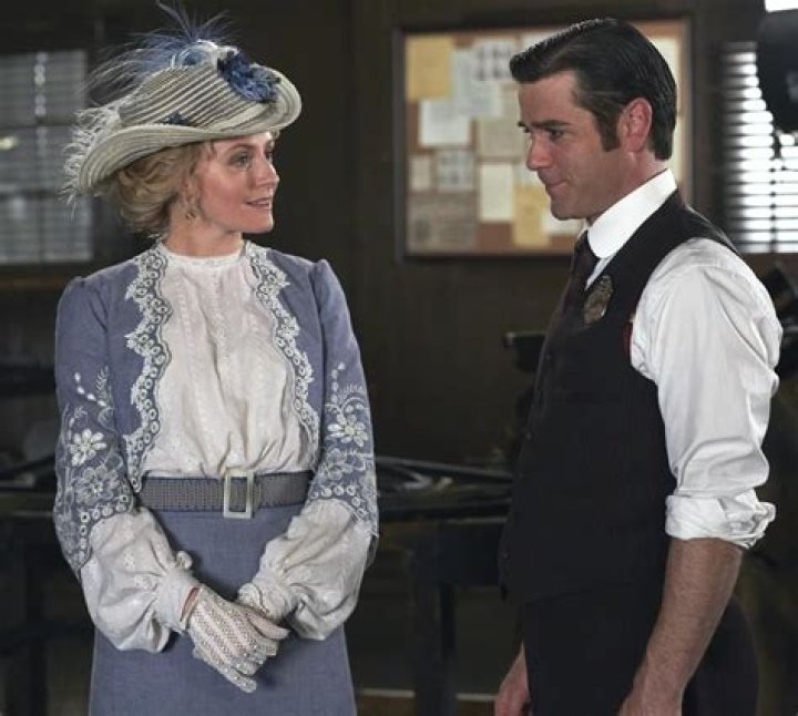 Dr. Julia Ogdens Murdoch mysteries, Murdock mysteries, 1911 fashion