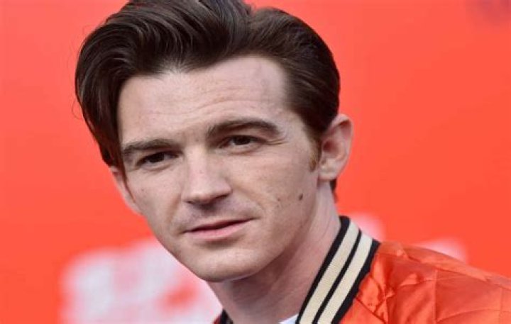 Drake Bell Net Worth Why Did Drake Bell Move To Mexico And Change His