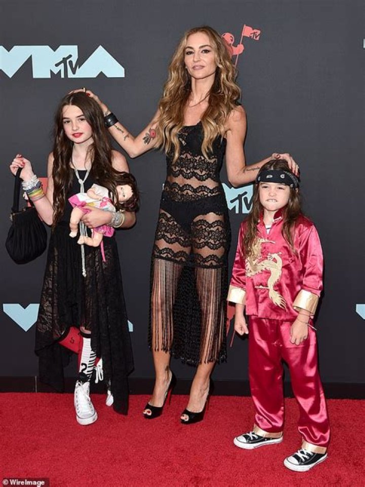 Drea de Matteo, 47, poses with her daughters Waylon and Alabama Daily