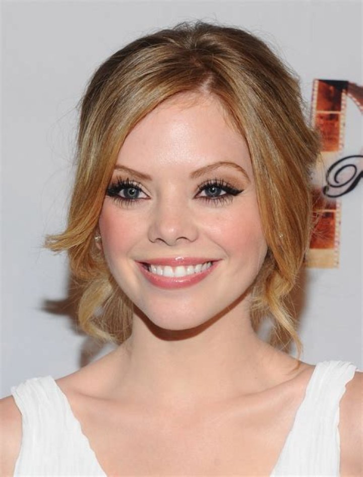 Dreama Walker picture