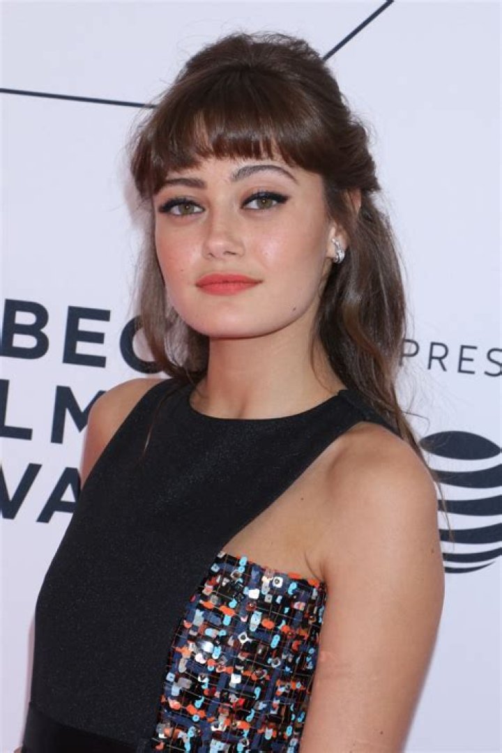 Ella Purnell Biography, Age, Height, Boyfriend, Net Worth StarsWiki