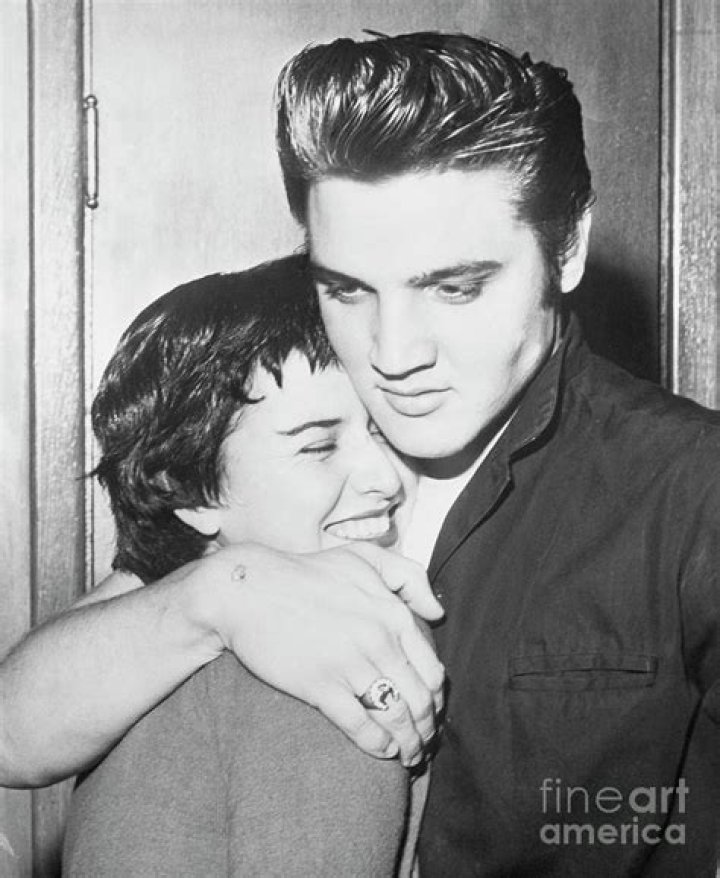 Elvis Presley And Girlfriend June by Bettmann