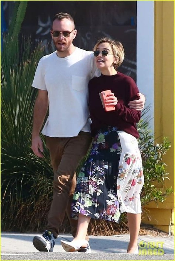 Emilia Clarke and boyfriend Charlie McDowel Out in Venice 09 GotCeleb