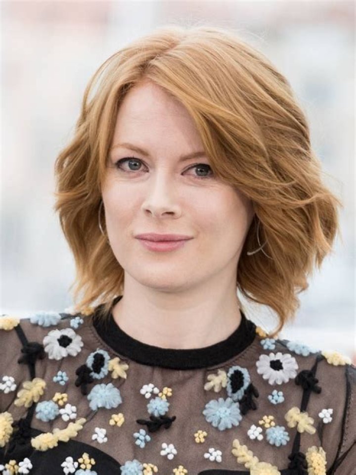 Emily Beecham Meilleurs films et s&eacute;ries AlloCin&eacute;