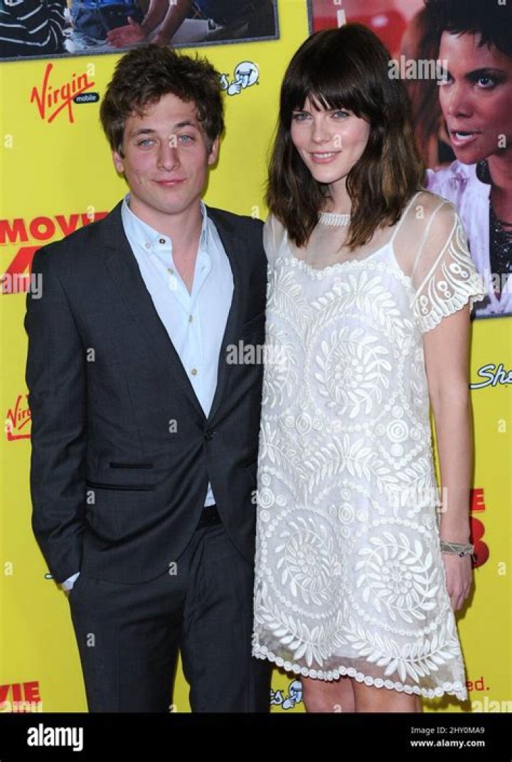 Emma Greenwell is dating her long time boyfriend Jeremy Allen. Are they