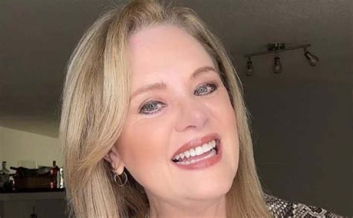 Erika Buenfil changed her look and her fans say she was 20 years