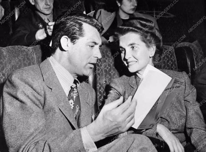 fantastic candid Cary Grant and wife Barbara Hutton at theater 71105