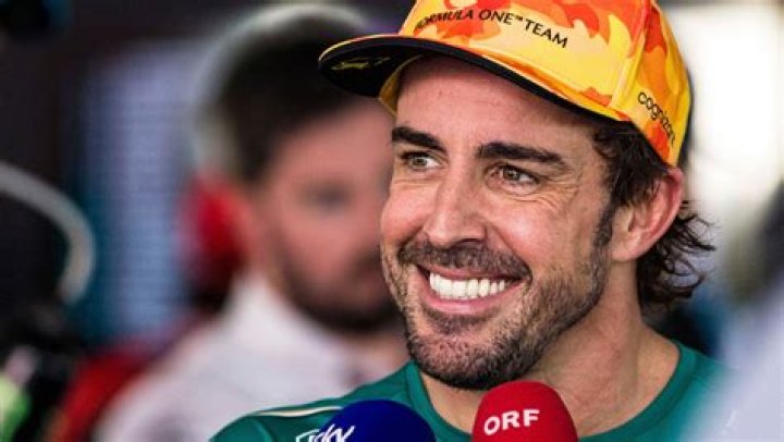 Fernando Alonso blanks exteammate in hilarious way after fractious