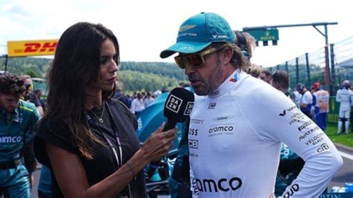 Fernando Alonso goes public with stunning new girlfriend Andrea