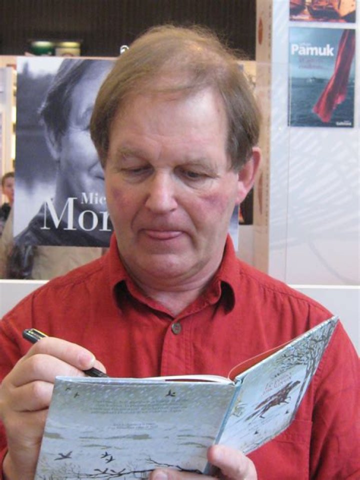 FileMichael Morpurgo 20090315 Salon du livre 1.jpg Wikimedia Commons