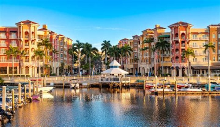 Find Love In Naples: Join Our Exclusive Dating Site For Singles
