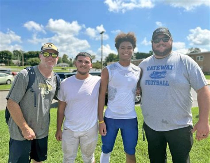 Football and family go hand in hand for FOX NFL Sunday&rsquo;s Howie Long