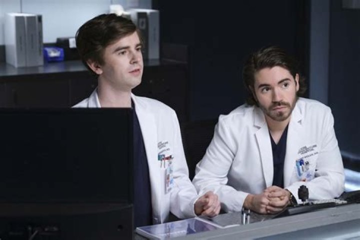 Freddie Highmore AdoroCinema