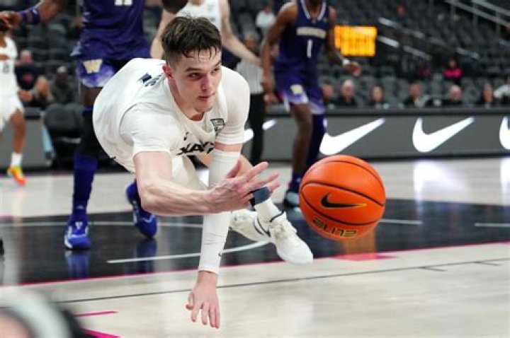 Freshman forward Lazar Djokovic makes anticipated debut for Xavier
