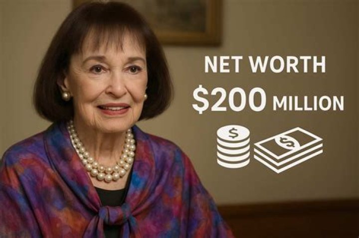 Gloria Vanderbilt net worth Who is the heir after her demise?