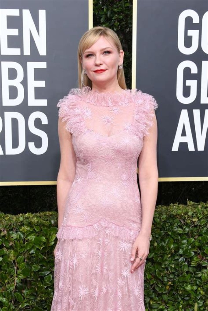 Golden Globes 2020 Kirsten Dunst and Jesse Plemons Walk the Carpet
