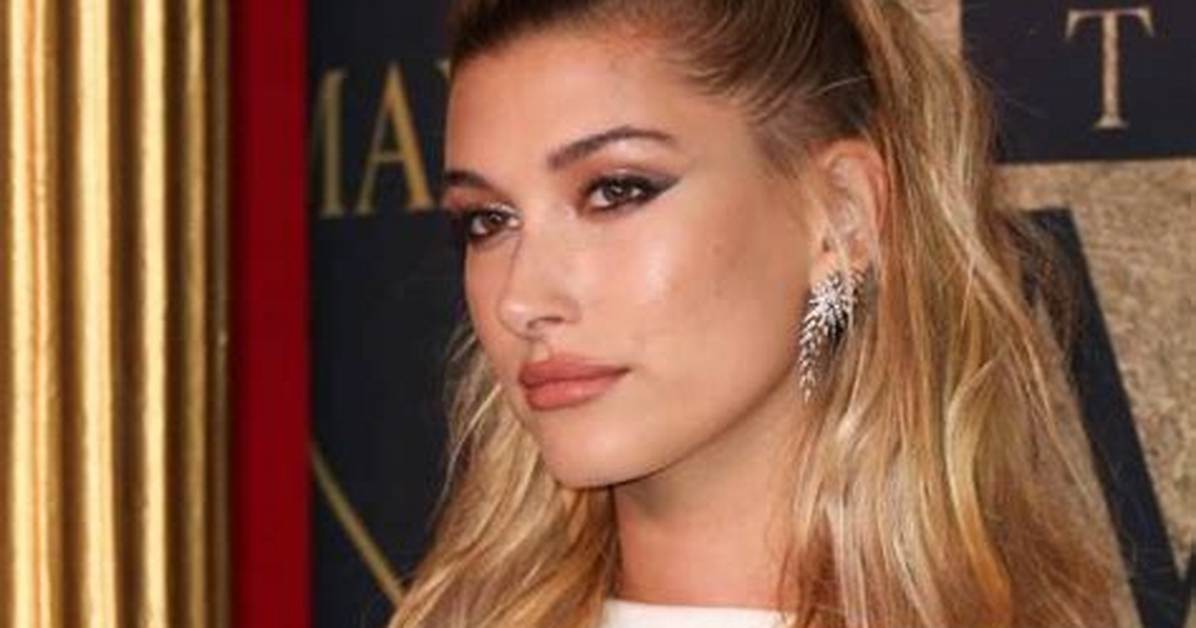 Hailey Baldwin Hot: the Rise of a Fashion Icon