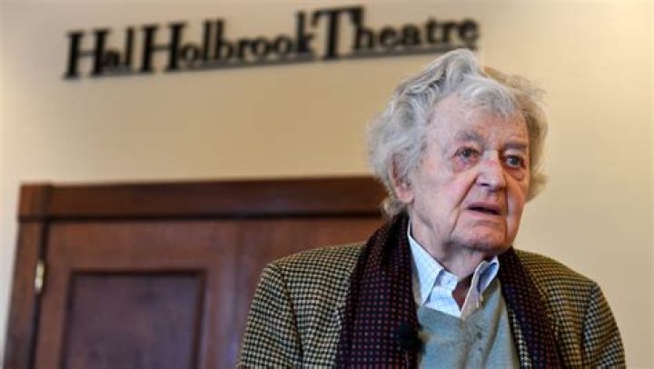 Hal Holbrook remembered in West Tennessee