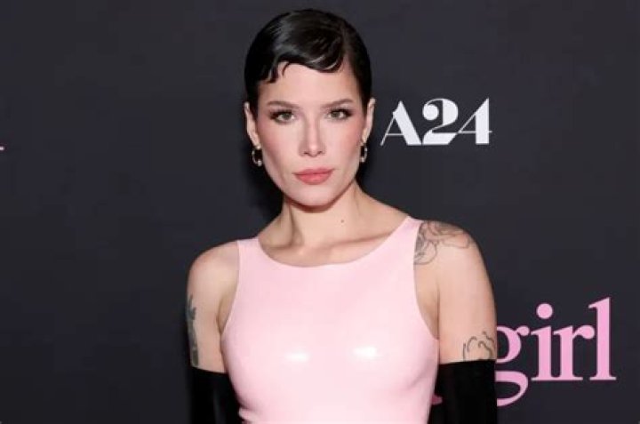 Halsey Wiki, Bio, Age, Career, Boyfriend, Wealth, Award, Height, Instagram