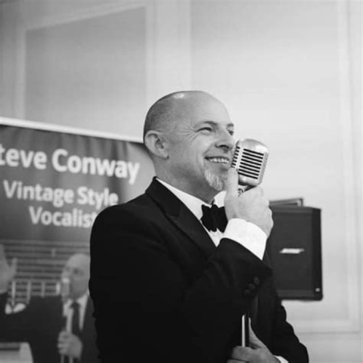 Hire Oliver Saunders Northamptonshire Rat Pack Singer Entertainment