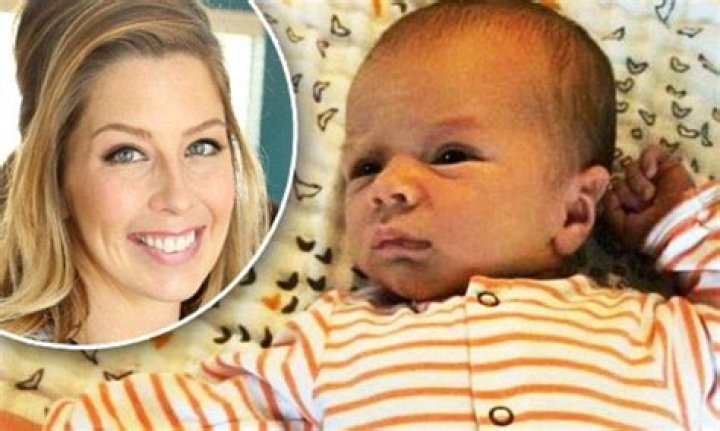 Holly Montag shares new photo of threeweekold son Isaiah Hawk on