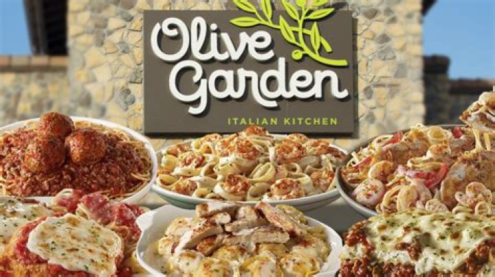 How Much Does Olive Garden Pay? (The Full Guide)
