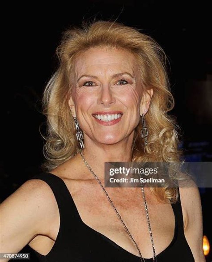 How Rich is Leslie Hendrix? Net Worth, Height, Weight
