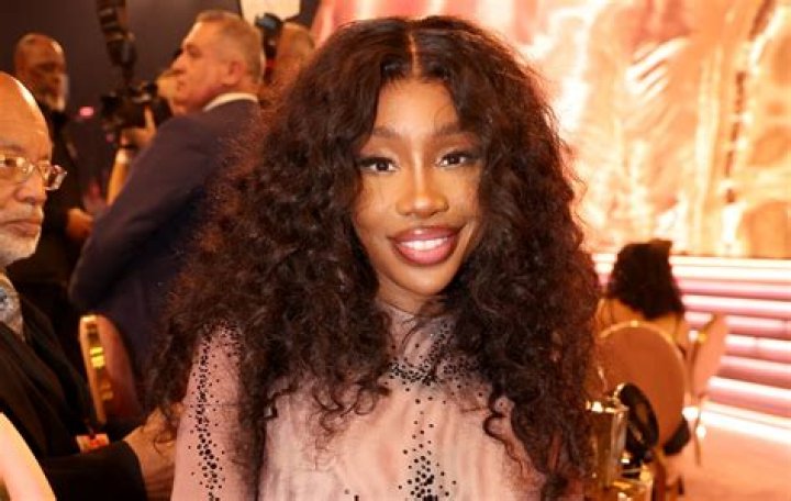 How Tall is Sza ? Sza height Height Of Celebrities