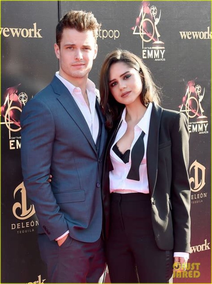 Hunter King & Her Fiance Are Both Emmy Winners Now! Photo 4283133