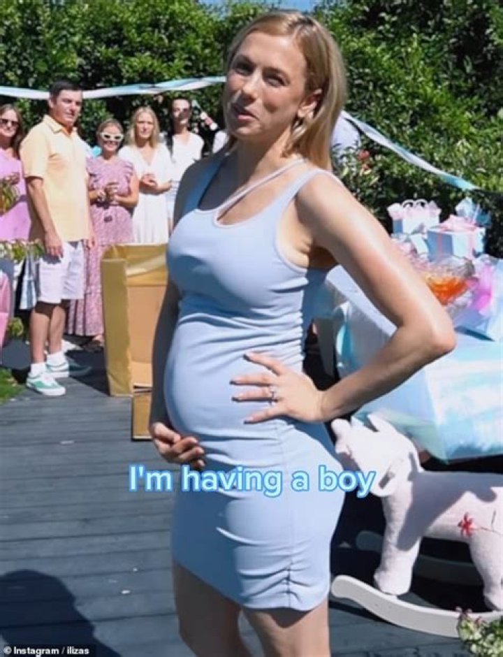 Iliza Shlesinger is Pregnant! Comedian and Actress Expecting Baby No. 1