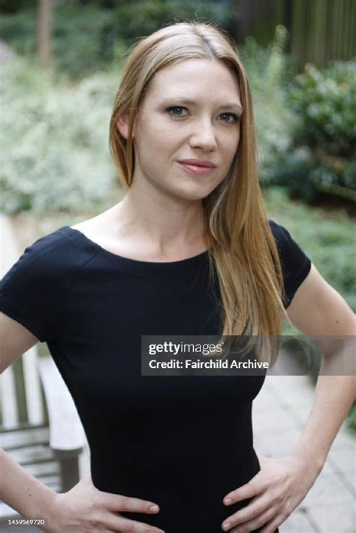 Image of anna torv and joshua jackson getting married on Craiyon