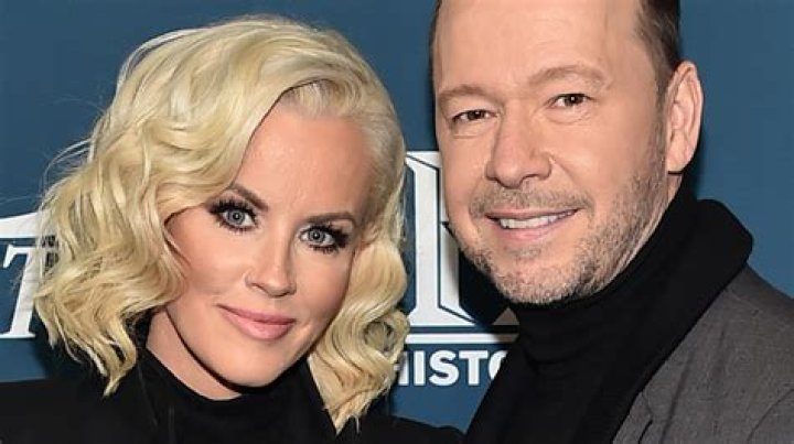 Inside Jenny McCarthy's Relationship With Donnie Wahlberg