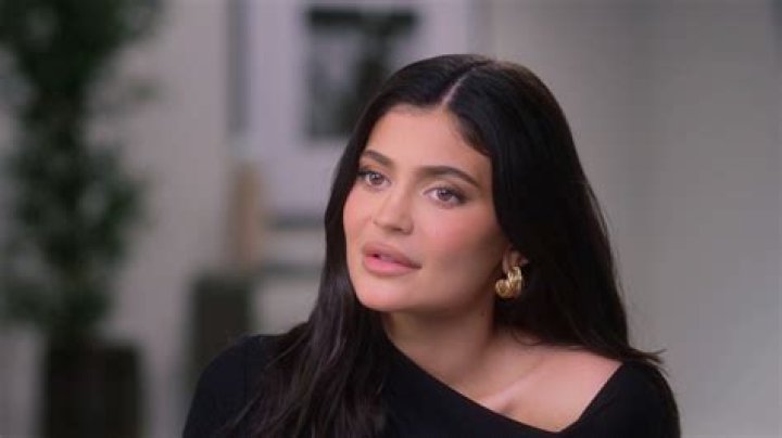 [INTERVIEW] Kylie Jenner Loses 15 Pounds &mdash; How She Dropped The Weight