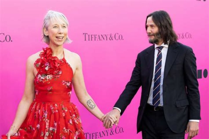 Is Keanu Reeves A Widower And Fatherless? Uncovering The Truth