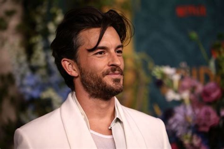 Is &lsquo;Bridgerton&rsquo; Star Jonathan Bailey Gay? Here&rsquo;s What We Know