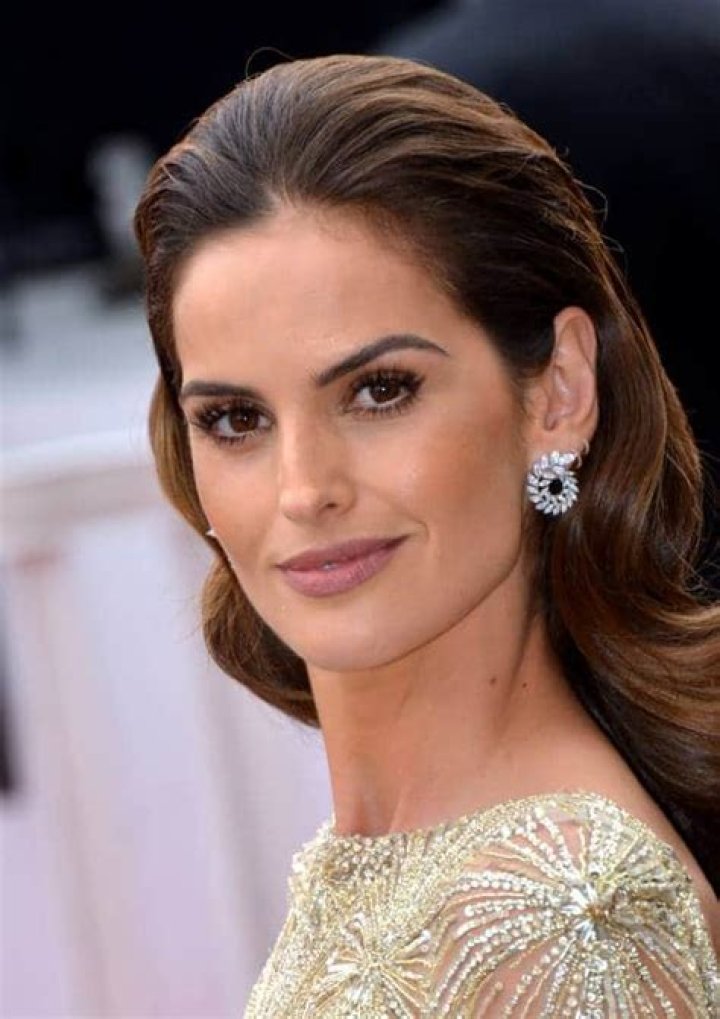 Izabel Goulart Biography, Facts & Life Story BigNameBio