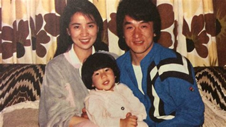 Jackie Chan Wiki Age Famille et Carri 232 re 1200Artists Magazine