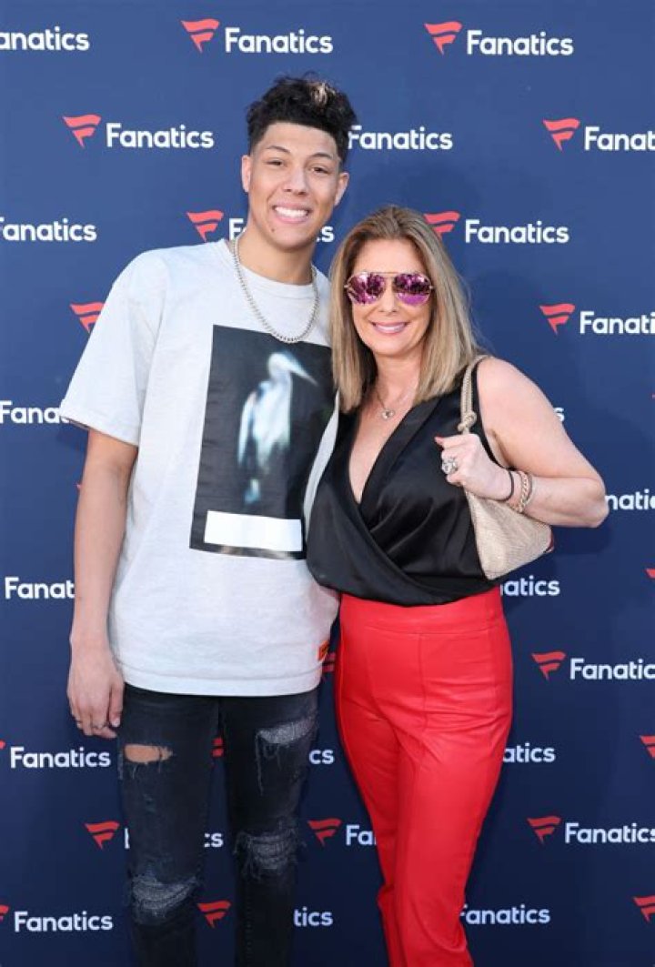 Jackson Mahomes Height, Weight, Age, Biography, Girlfriend, Family & Wiki 2 Jackson Mahomes with his mother Randi Martin, brother Patrick Lavon Mahomes II, and sister Mia Bliss Mahomes