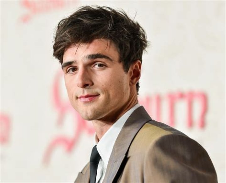Jacob Elordi Continues to Be Very Tall at the Oscars POPSUGAR Australia