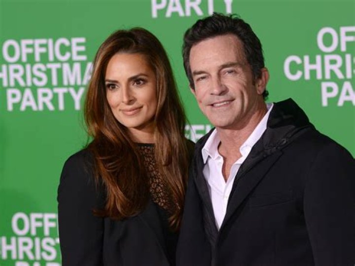 Jeff Probst&rsquo;s Wife Everything To Know About &lsquo;Survivor&rsquo; Host&rsquo;s Spouse