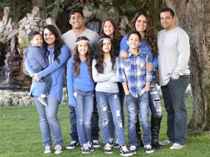 Jenna Ortega Family Boyfriend, Siblings, Parents BHW