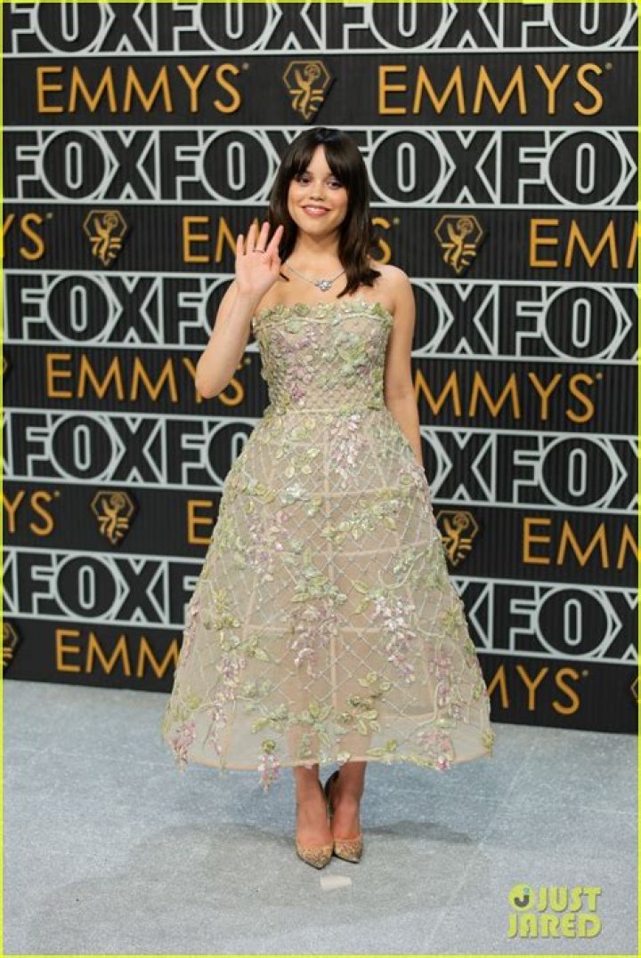 Jenna Ortega Goes Floral for First Ever Emmy Awards! Photo 5004524