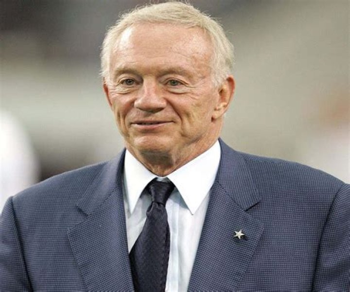Jerry Jones Biography Childhood, Life Achievements & Timeline
