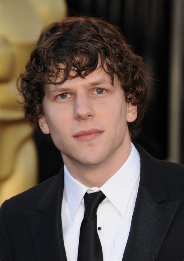 Jesse Eisenberg's interview with Romina Puga YouTube